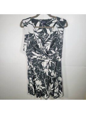 Lands End Sleeveless V-Neck Floral Surplice Dress In Gray & White Print L/P